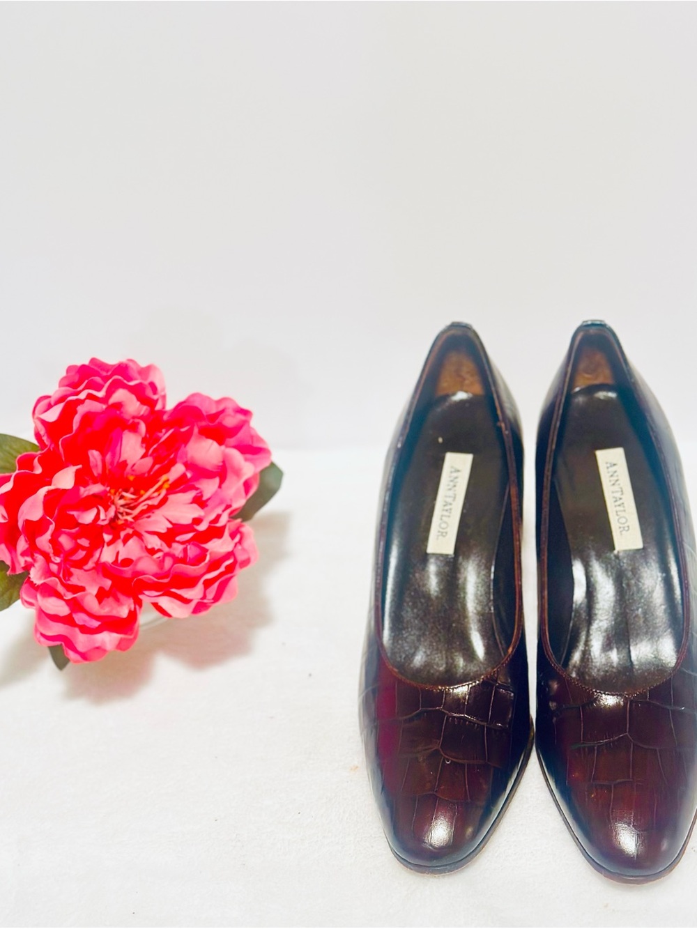 Ann Taylor Croc-Embossed Pumps in Burgundy Almond Toe Block Chunky Heel 6.5 - Picture 5 of 10